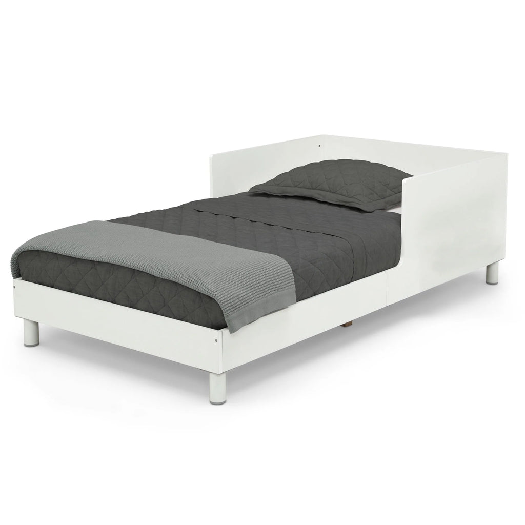 White Toddler Bed with Interchangeable Shelf G539300