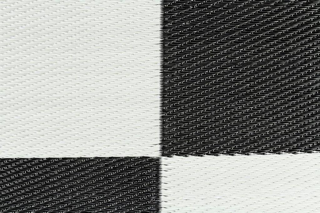 Black & White Checkered Outdoor Patio Mat 9' x 12' H554