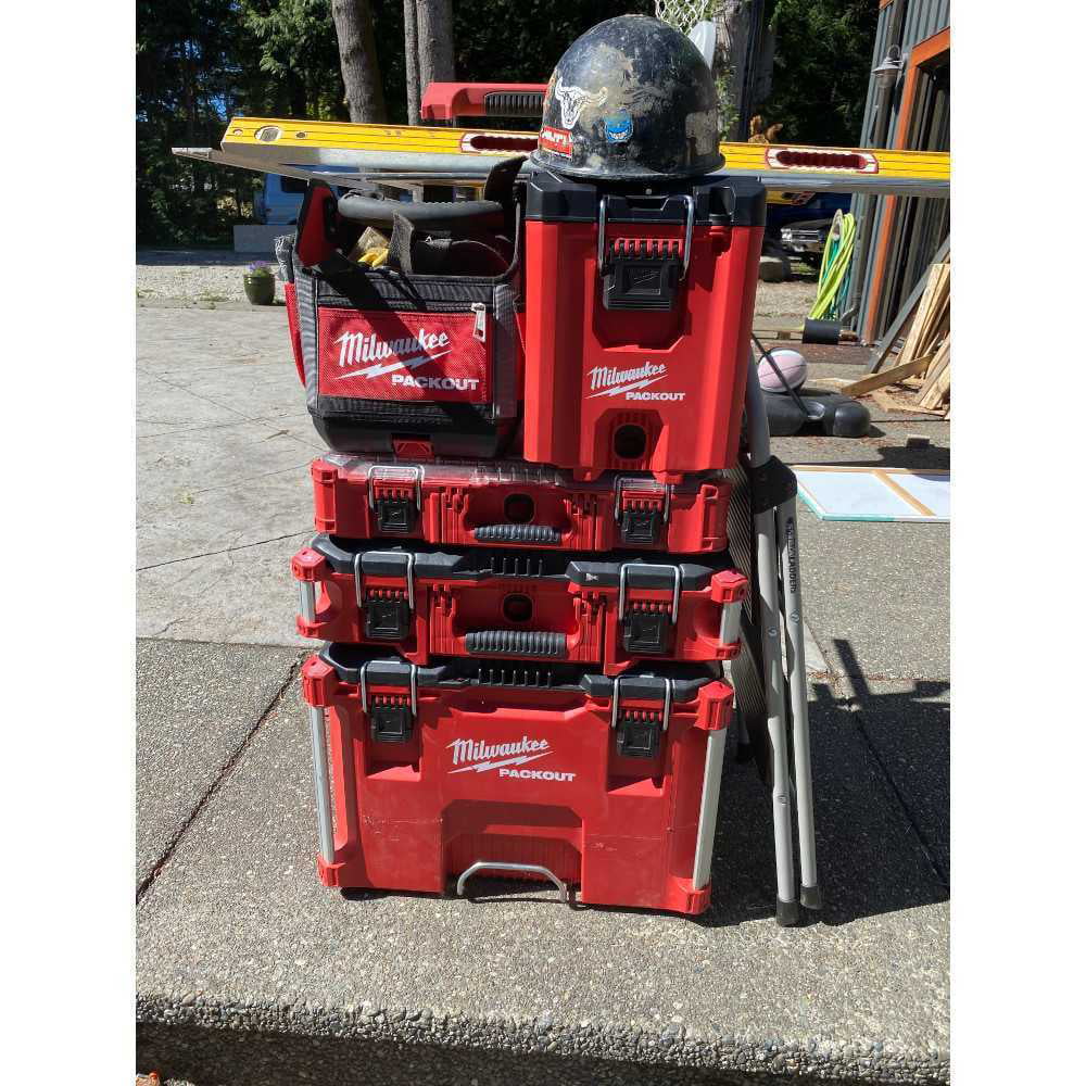 22 in. Large Tool Box Y251