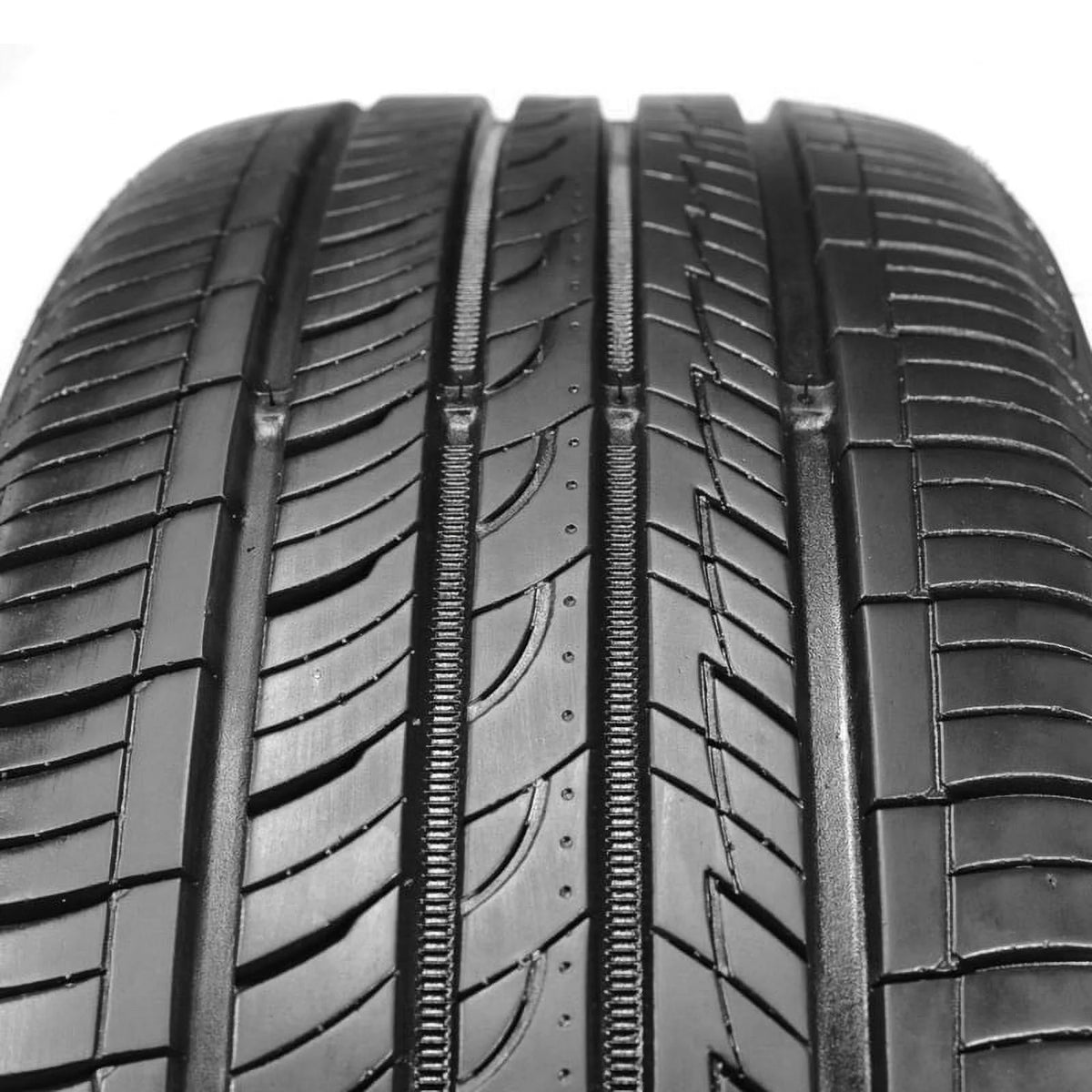 235/65R17 104H All Season Tire I766115