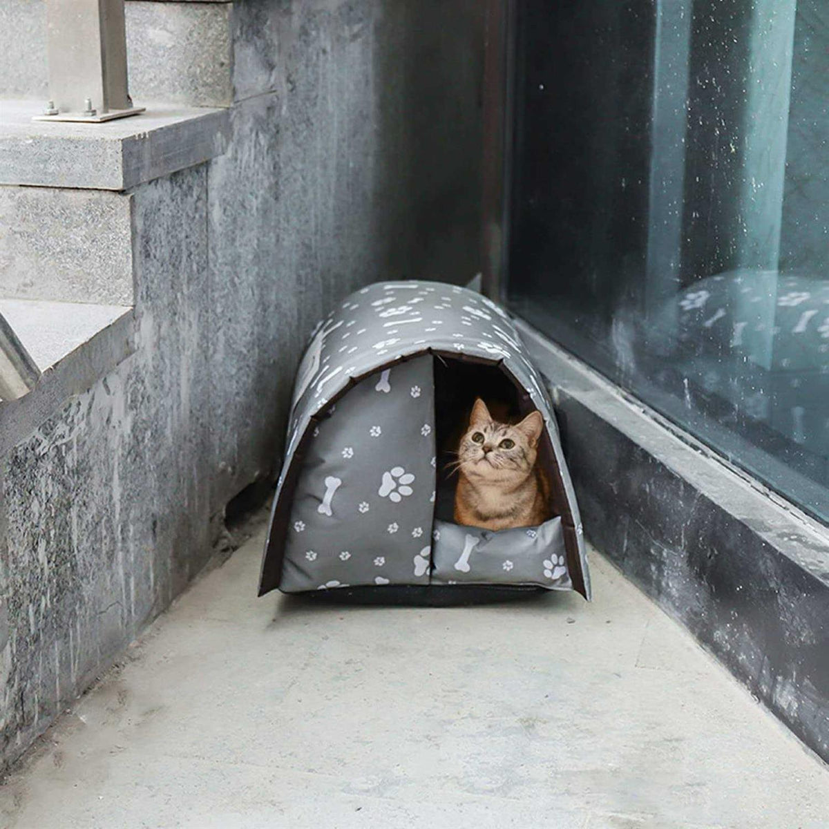Outdoor Foldable Cotton Filled Cat House K9901